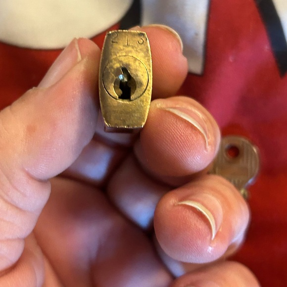 Lv lock and key #213 - Picture 5 of 7